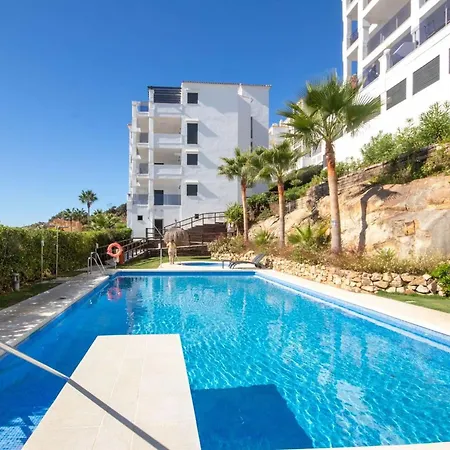 Beautiful 2 Bedroom Blue Sea Views Manilva