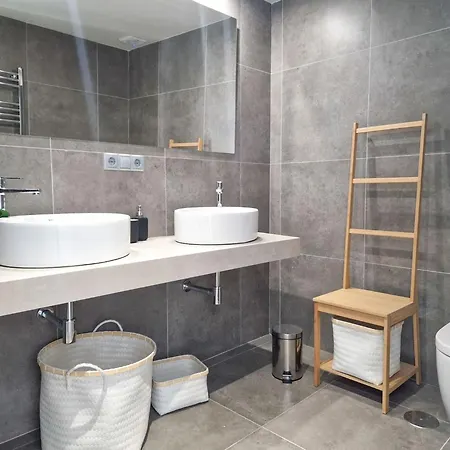 Beautiful 2 Bedroom Blue Sea Views * Manilva