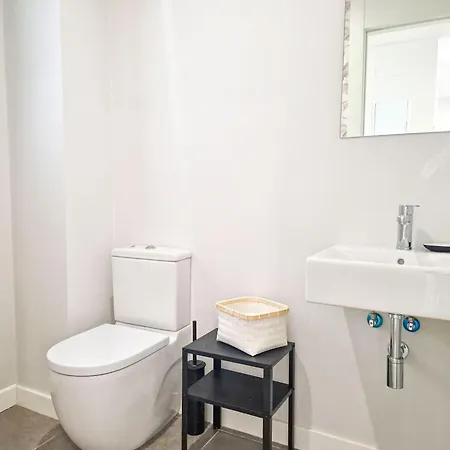 Beautiful 2 Bedroom Blue Sea Views * Manilva