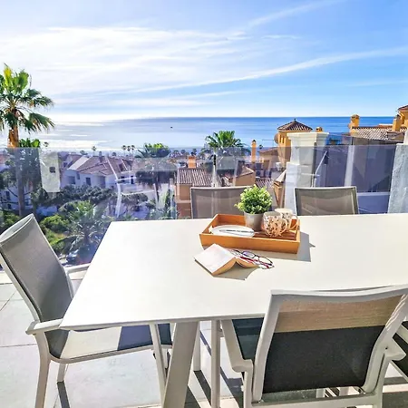Beautiful 2 Bedroom Blue Sea Views Manilva