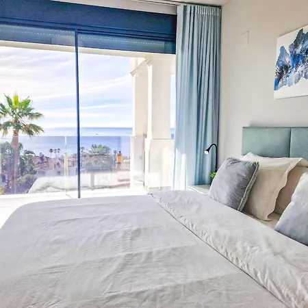 Beautiful 2 Bedroom Blue Sea Views