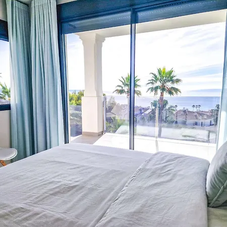 Apartment Beautiful 2 Bedroom Blue Sea Views *