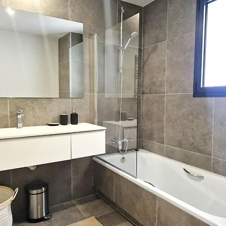 Beautiful 2 Bedroom Blue Sea Views Apartment Manilva
