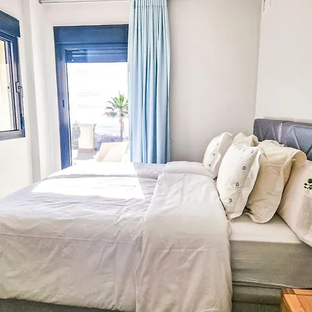 Apartment Beautiful 2 Bedroom Blue Sea Views *